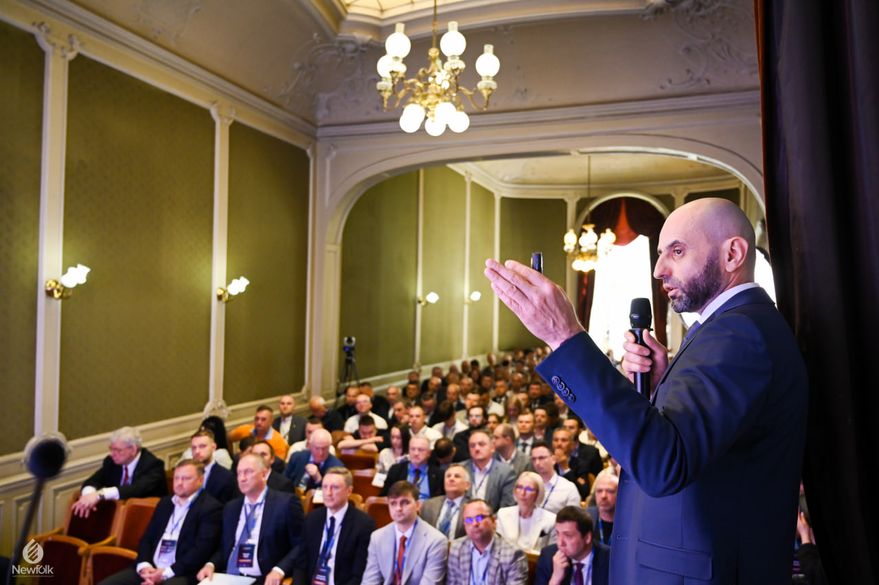 Богдан Кукура на конференції Ньюфолк НКЦ