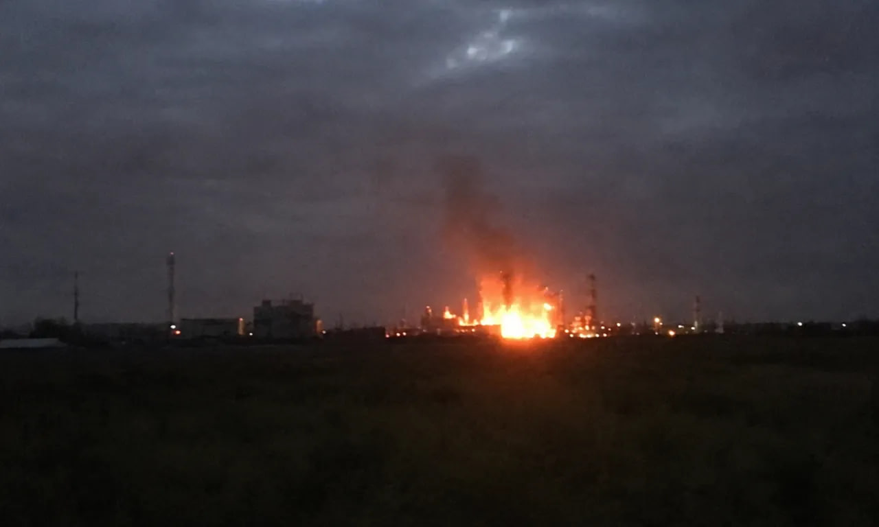 росія з самого ранку масовано атакує газовидобувний обʼєкт на Харківщині роботу активу зупинено