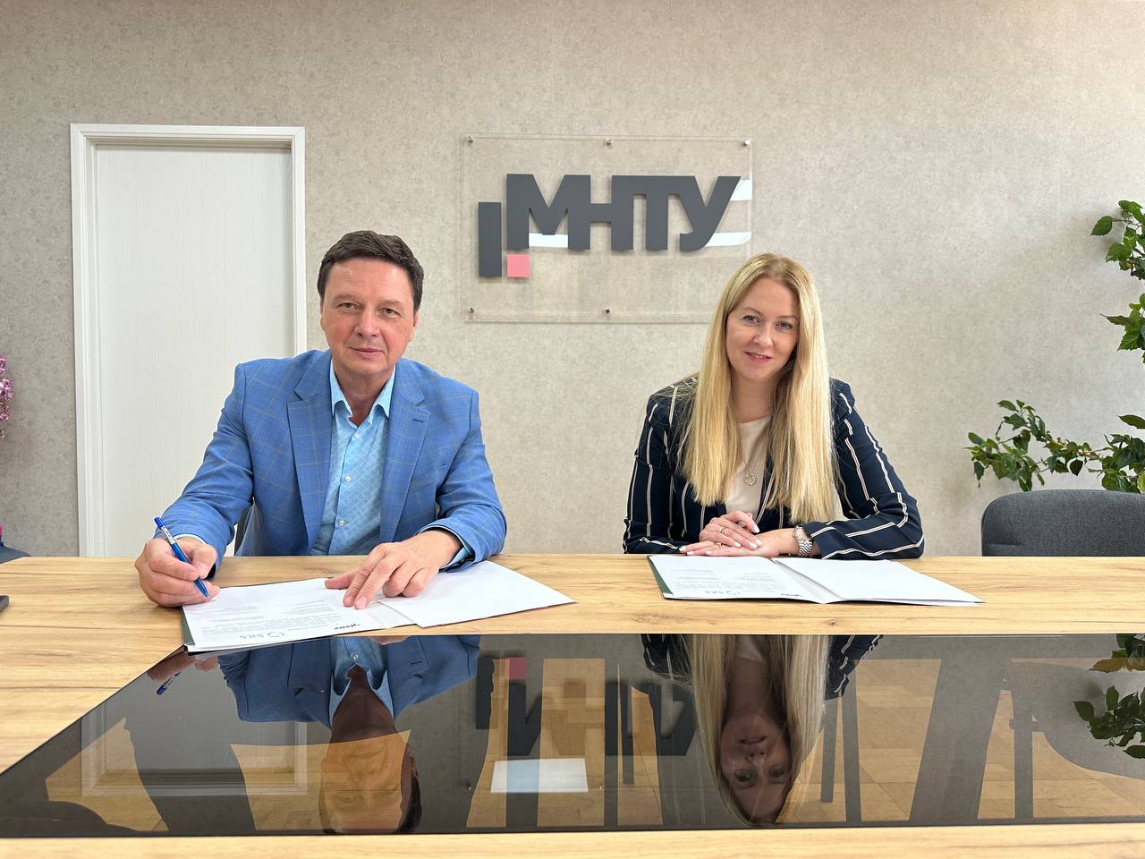 МНТУ та УКРСКС